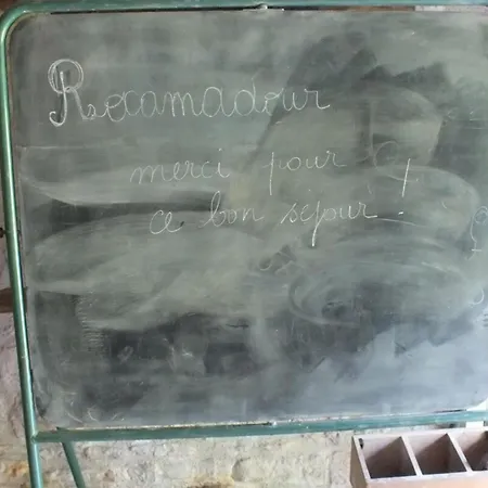 Tatil Evi Dans La Cite De L'oustal De Beline *