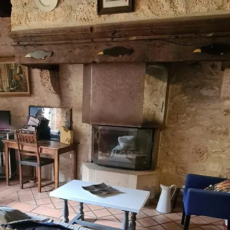 Dans La Cite De L'oustal De Beline Rocamadour